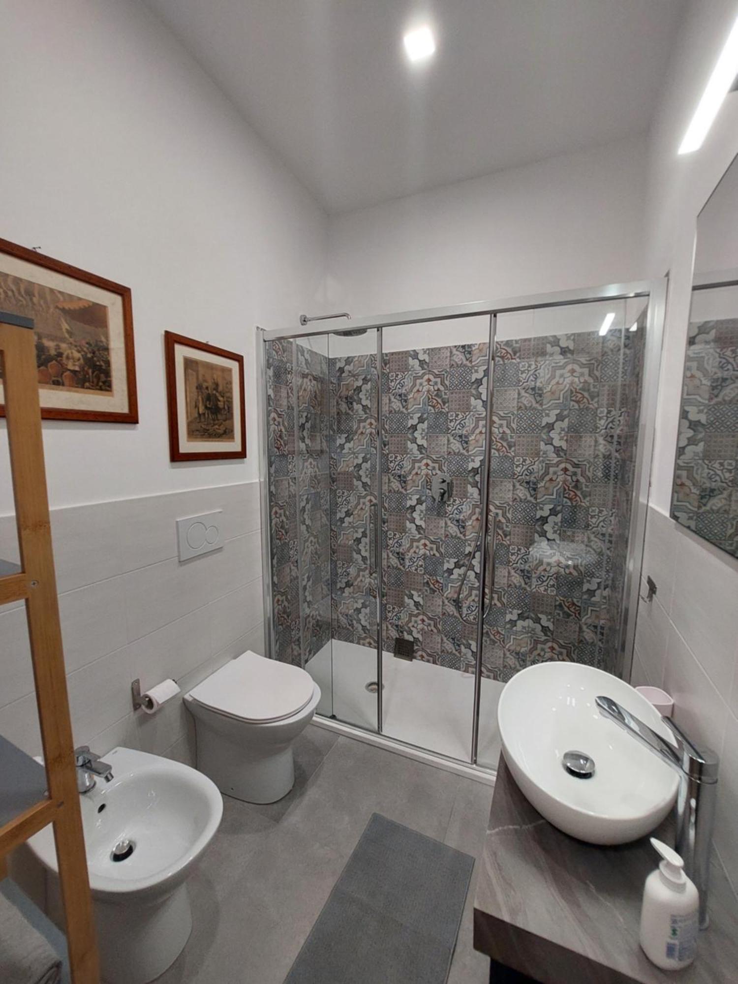 Appartamento Piazzetta La Maddalena Savona Exteriör bild